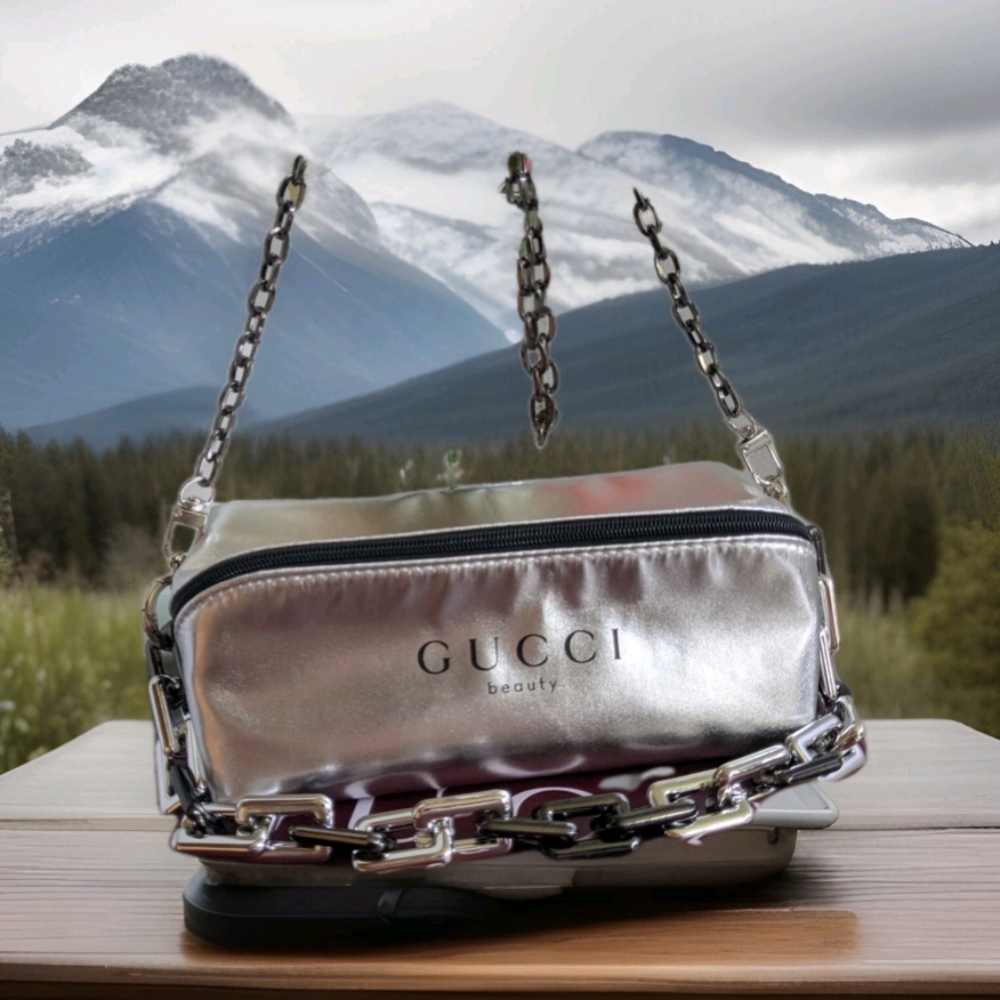 Gucci Silver Chain Shoulder Bag - Picture 2 of 13